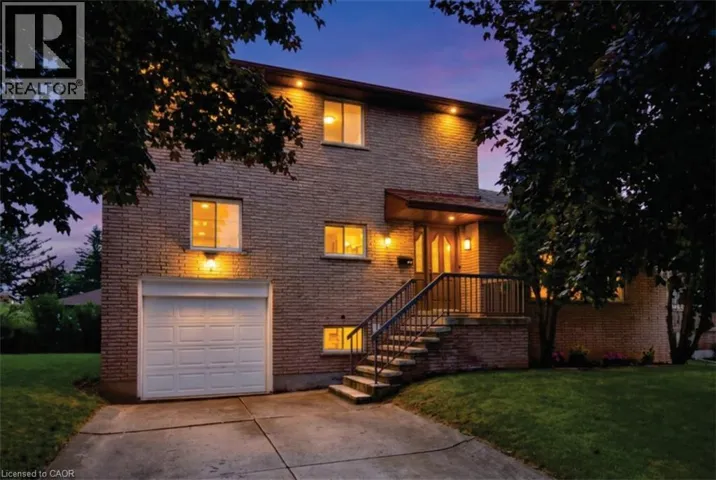 345 BERKINDALE Drive, Hamilton, Ontario L8E3R8