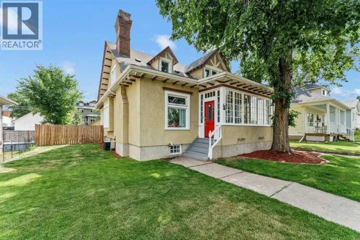 379 5 Street SE, Medicine Hat, Alberta T1A0M7
