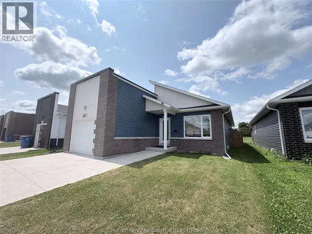 243 MANNING DRIVE, Chatham, Ontario N7M0S5