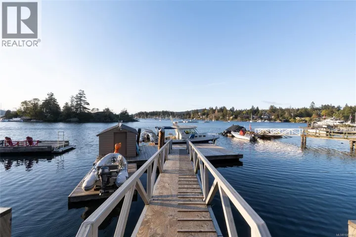 786 Sea Dr, Central Saanich, British Columbia V8M1B1