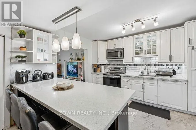 6 ALBANY AVENUE, Hamilton (Crown Point), Ontario L8H2H2