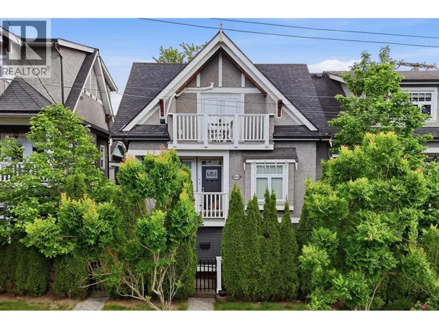 1820 WOODLAND DRIVE, Vancouver, British Columbia V5N3N7