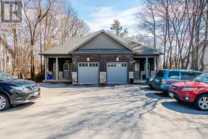LOWER - 805B DUNDAS STREET, Whitby (Downtown Whitby), Ontario L1N2N6