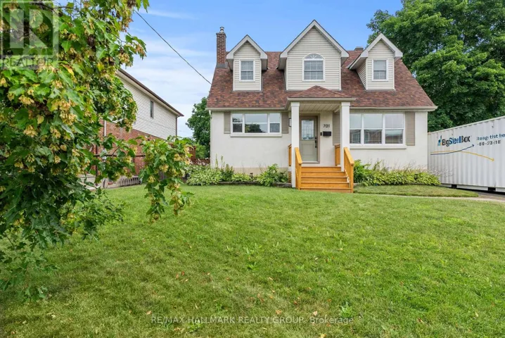 701 COLE AVENUE, Ottawa, Ontario K2A2B8