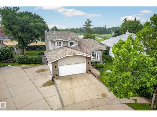 52 HILLSIDE CR, Sherwood Park, Alberta T8A5E1
