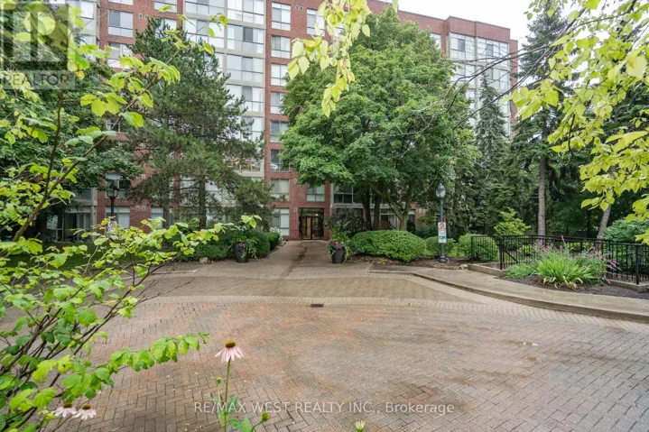749 - 24 SOUTHPORT STREET, Toronto (High Park-Swansea), Ontario M6S4Z1