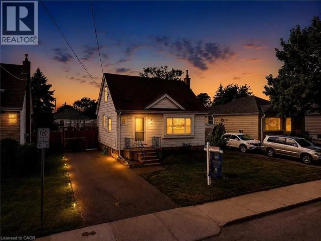 128 EAST 39TH Street, Hamilton, Ontario L8V4H3