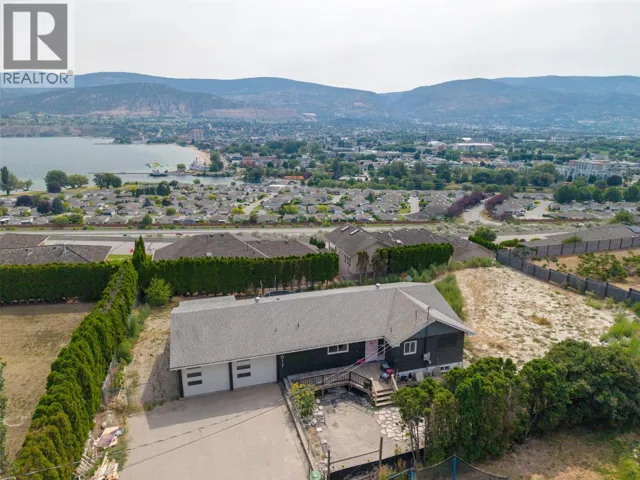 1617 SPARTON Drive, Penticton, British Columbia V2A8Z5