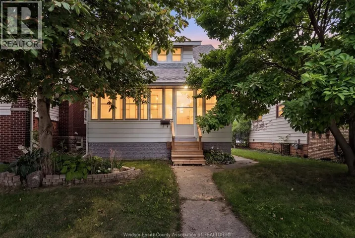 1245 GILES BOULEVARD East, Windsor, Ontario N9A4G7