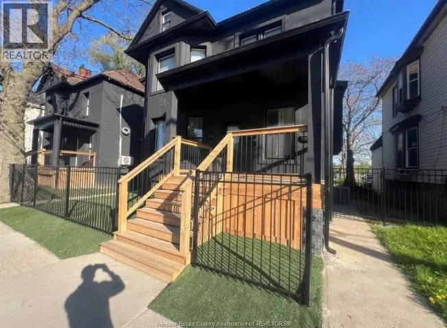 429 WYANDOTTE Unit# MAIN, Windsor, Ontario N9A5X5