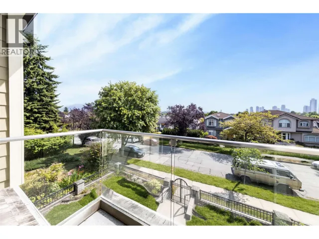 1225 HAZELTON STREET, Vancouver, British Columbia V5K4H8
