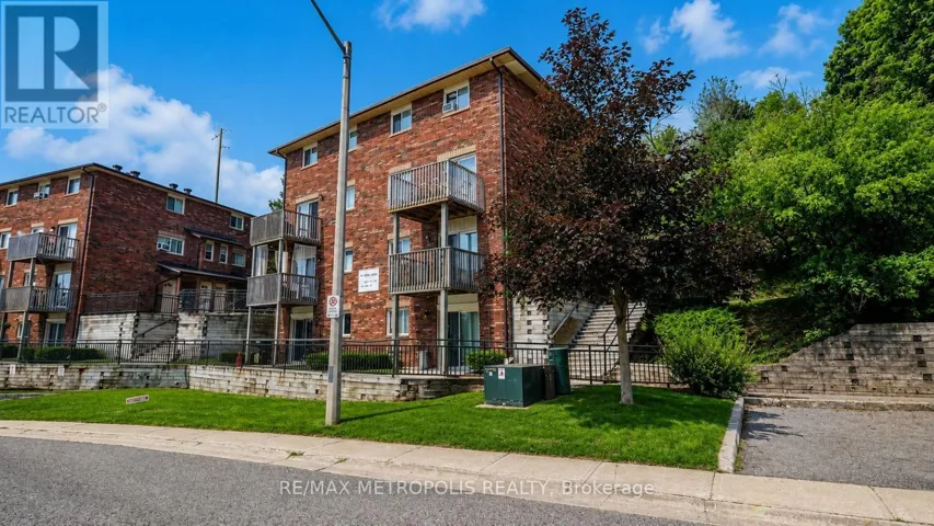1 - 3 SAWMILL ROAD, Barrie (Ardagh), Ontario L4N6X3