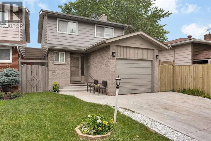 3038 BRIMLEY, Windsor, Ontario N8R1M2