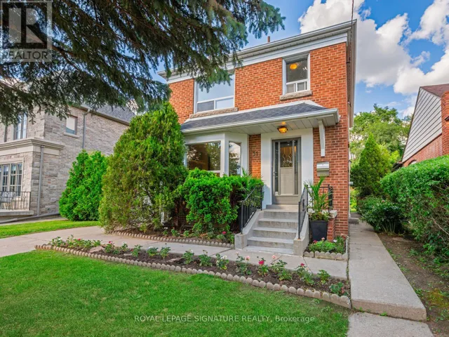 31 BROOKVIEW DRIVE, Toronto (Englemount-Lawrence), Ontario M6A2K4