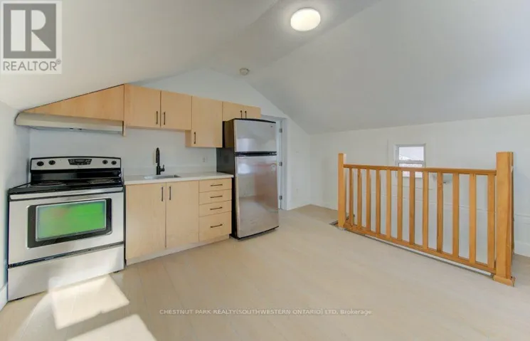 190 LANCASTER STREET E, Kitchener, Ontario N2H1N4