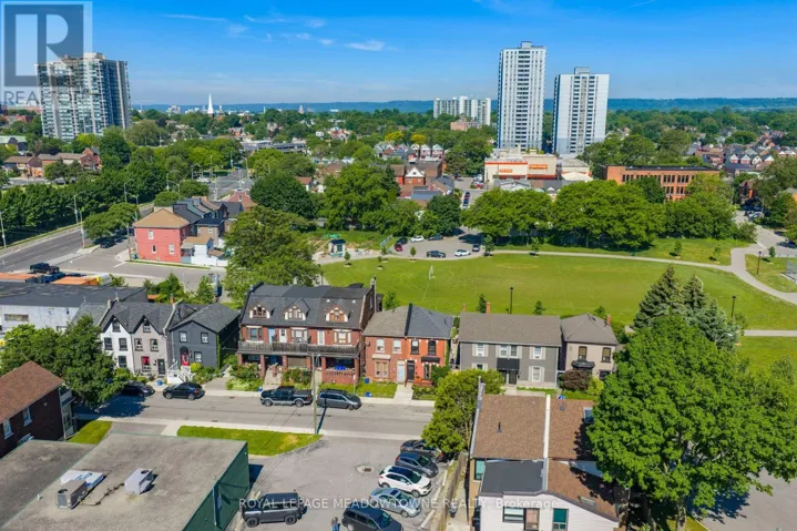 29 RAILWAY STREET, Hamilton (Central), Ontario L8R2R4