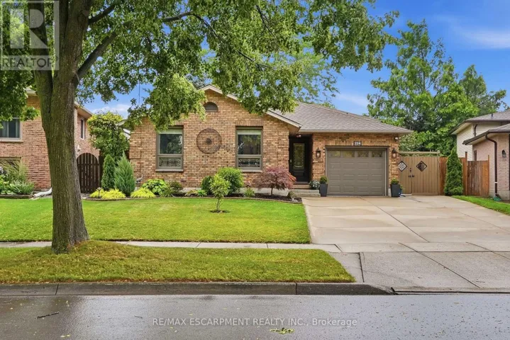 224 ATHENIA DRIVE, Hamilton (Stoney Creek Mountain), Ontario L8J1T7