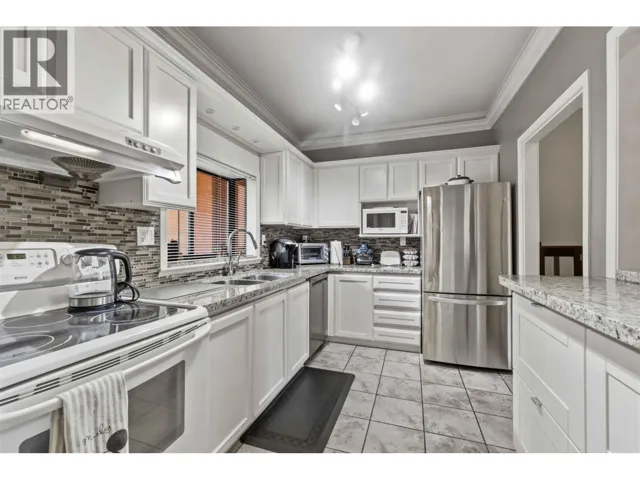 206 7300 GILBERT ROAD, Richmond, British Columbia V7C3W2