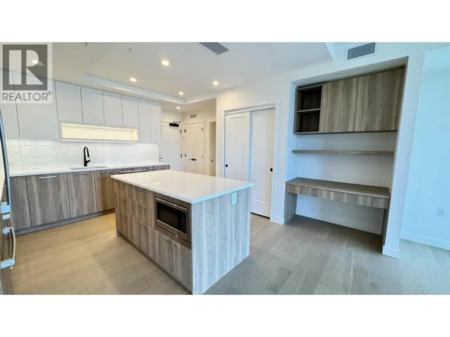 605 8398 OAK STREET, Vancouver, British Columbia V6P0L9