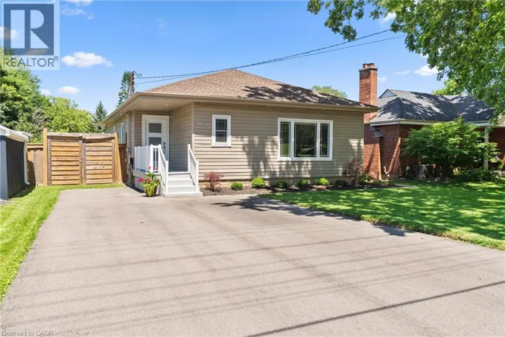 258 SANATORIUM Road, Hamilton, Ontario L9C1Z9