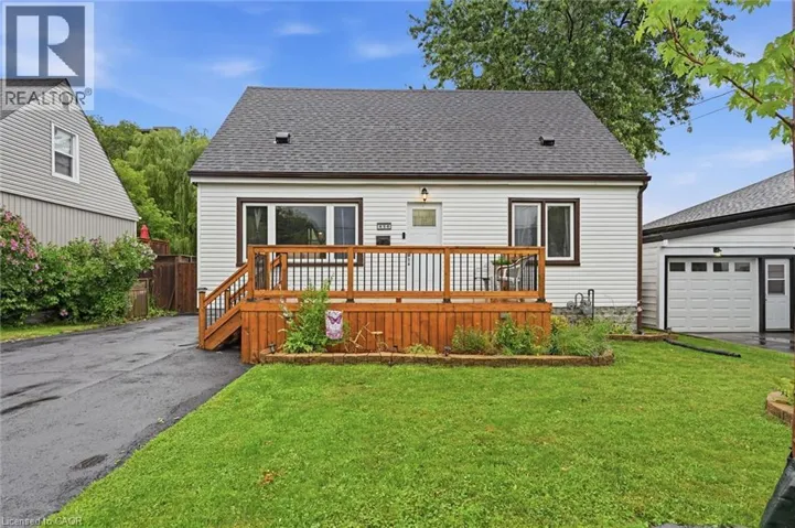450 EAST 42ND Street, Hamilton, Ontario L8T3B3