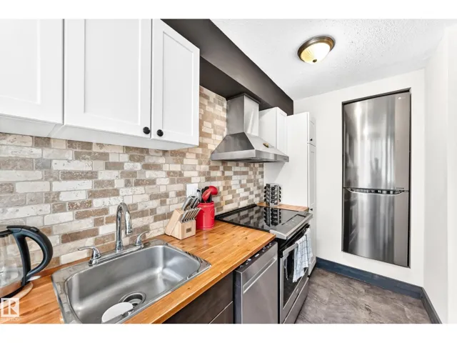 #230 10160 114 ST NW, Edmonton, Alberta T5K2L2