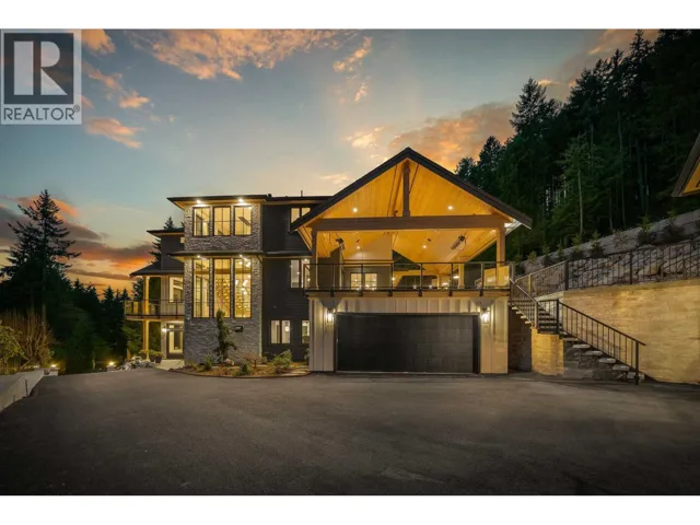 135 OAK COURT, Anmore, British Columbia V3H4W9