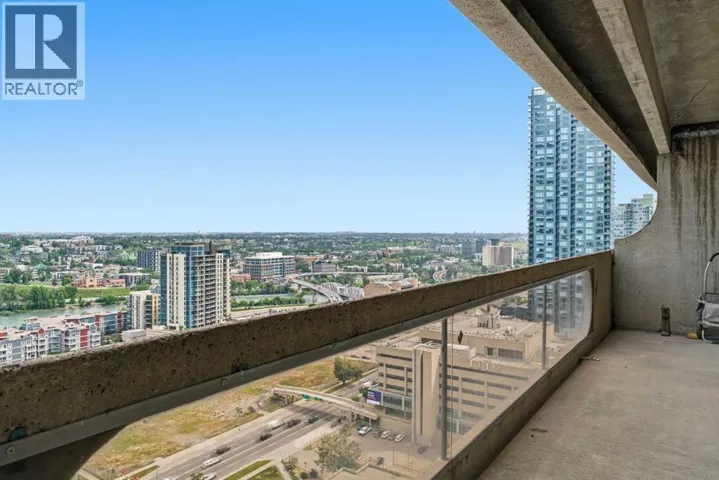 2704, 221 6 Avenue SE, Calgary, Alberta T2G4Z9