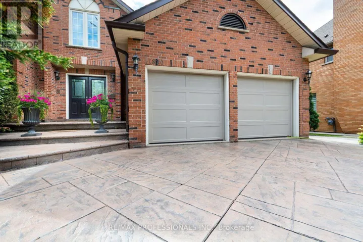 1820 SHADY CREEK COURT, Mississauga (Erin Mills), Ontario L5L3W2