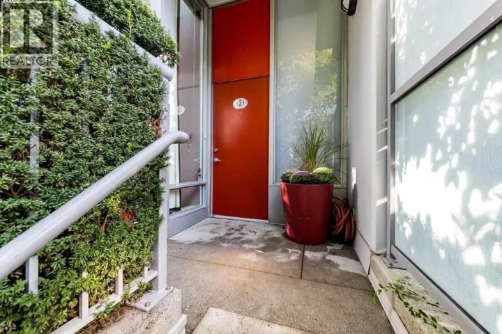 121 W WEST GEORGIA STREET, Vancouver, British Columbia V6B1T9