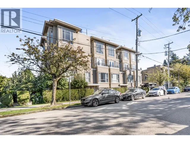 2106 YEW STREET, Vancouver, British Columbia V6K3G7