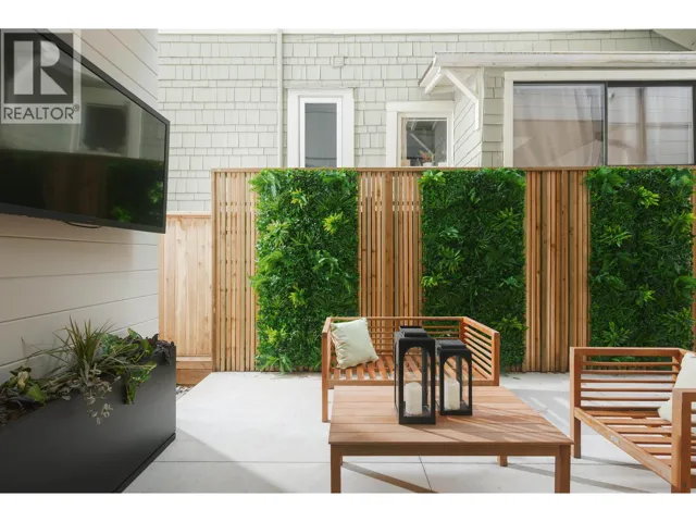 1 2637 W 12TH AVENUE, Vancouver, British Columbia V6K2P5