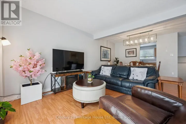 201 SILVERCREEK 15 PARKWAY N, Guelph (Junction/Onward Willow), Ontario N1H3T4