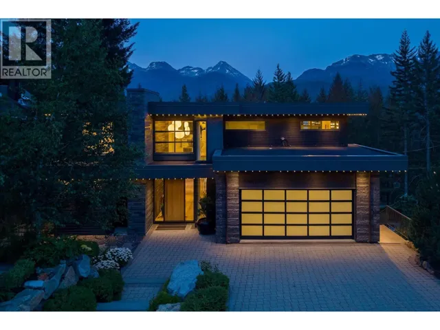 8206 MOUNTAIN VIEW DRIVE, Whistler, British Columbia V8E0G3