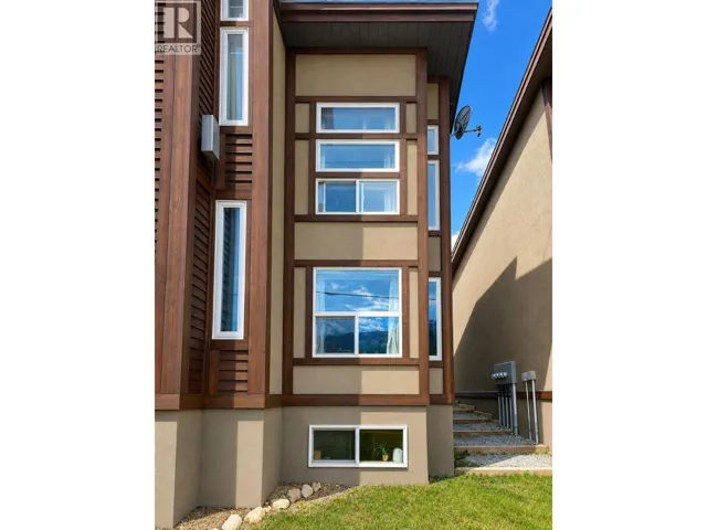 1110 11th Avenue S Unit# 3, Golden, British Columbia V0A1H0
