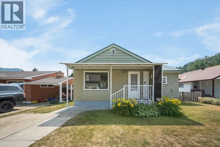 916 Thackeray Street, Warfield, British Columbia V1R2C2