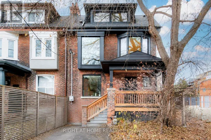 65 RUSHOLME PARK CRESCENT, Toronto (Little Portugal), Ontario M6J2E1