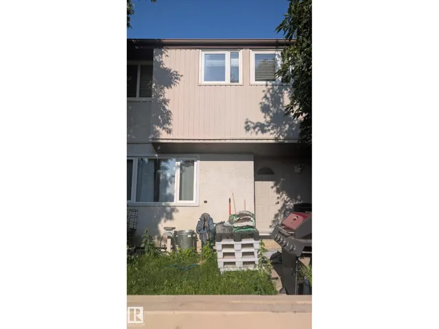 #10 14220 80 ST NW, Edmonton, Alberta T5C1L6