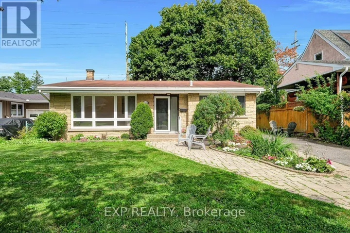 1473 CHOMLEY CRESCENT, Ottawa, Ontario K1G0V9