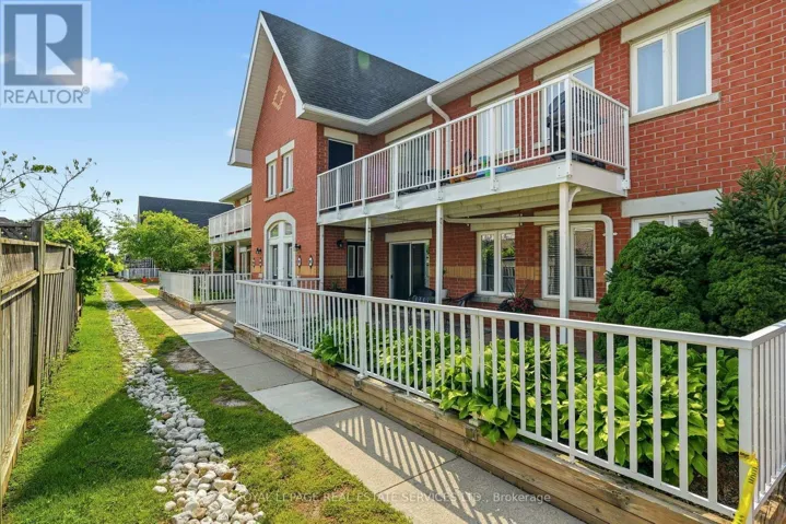 203-1701 LAMPMAN AVENUE, Burlington (Uptown), Ontario L7L6R7