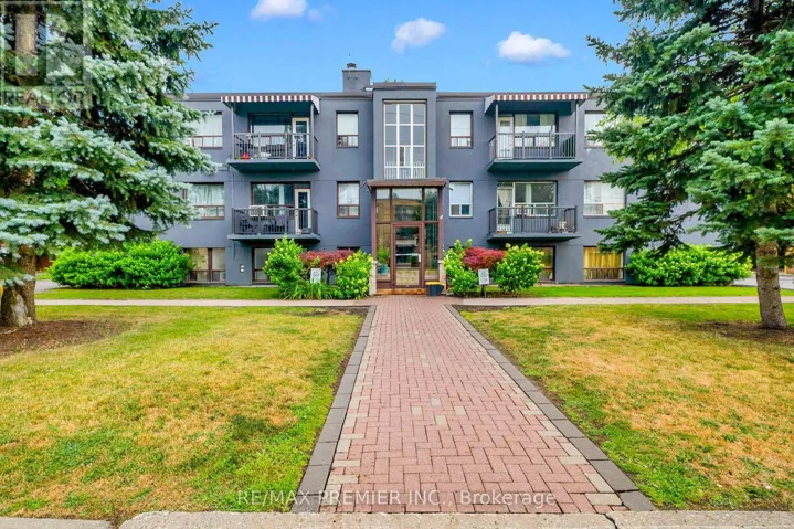 5 - 4 HARTHAM PLACE, Toronto (Downsview-Roding-CFB), Ontario M3K1P3