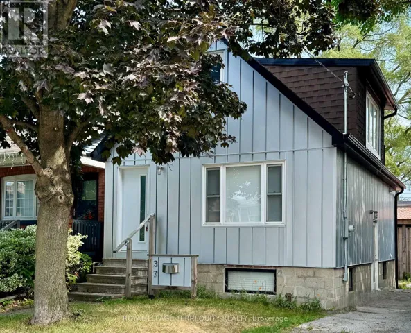 37 WHITE AVENUE, Toronto (Rockcliffe-Smythe), Ontario M6N1S7