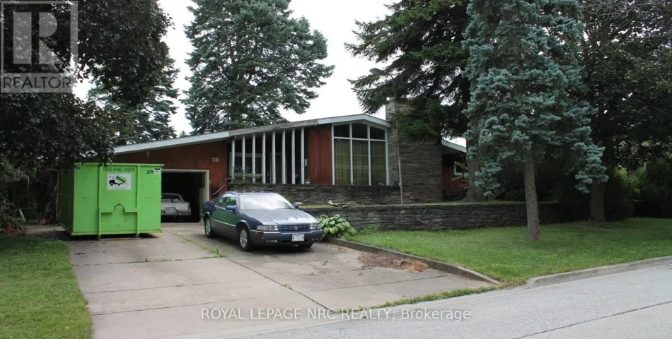 20 WOODMOUNT DRIVE, St. Catharines (Burleigh Hill), Ontario L2T2X9