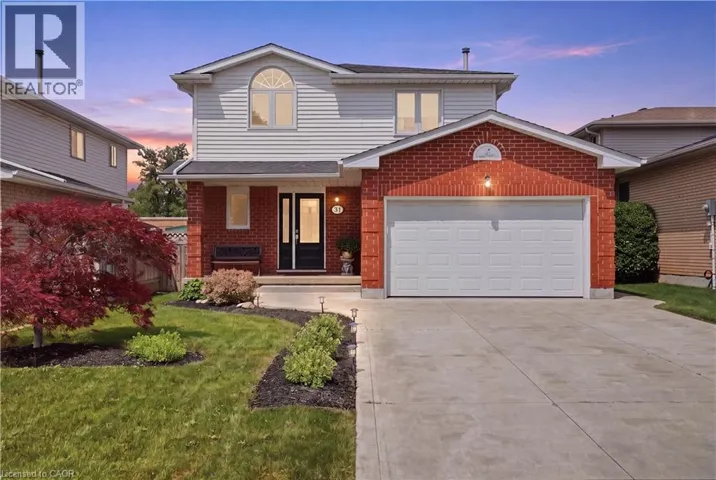31 FANO Drive, Hamilton, Ontario L8W3J7