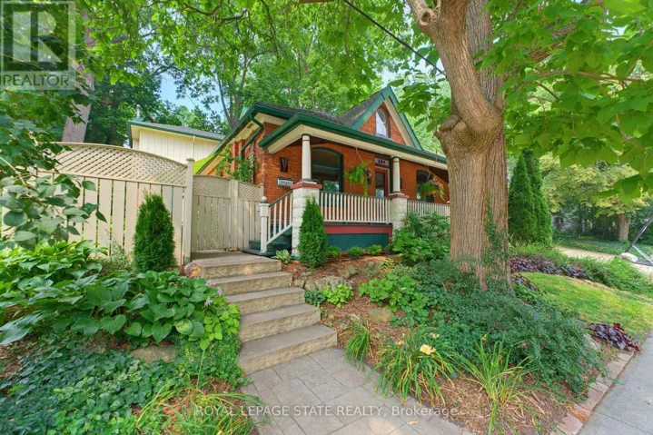 109 VICTORIA STREET, Hamilton (Dundas), Ontario L9H2C1