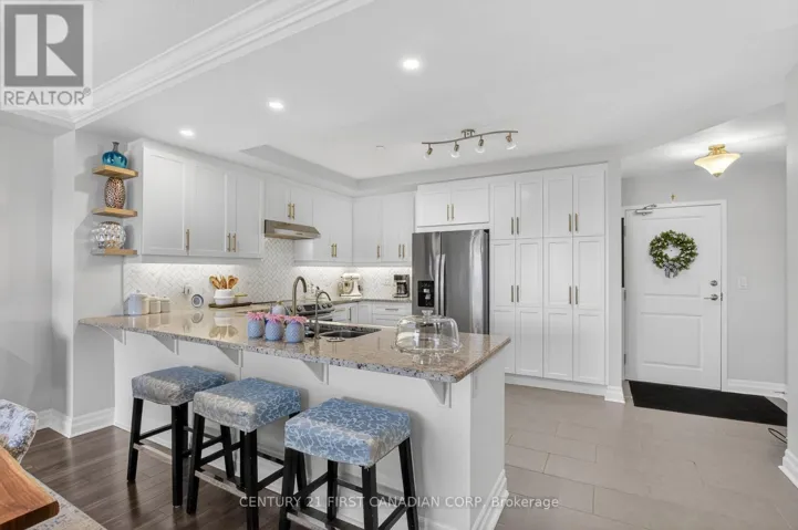 208 - 260 VILLAGEWALK BOULEVARD, London North (North R), Ontario N6G0W6