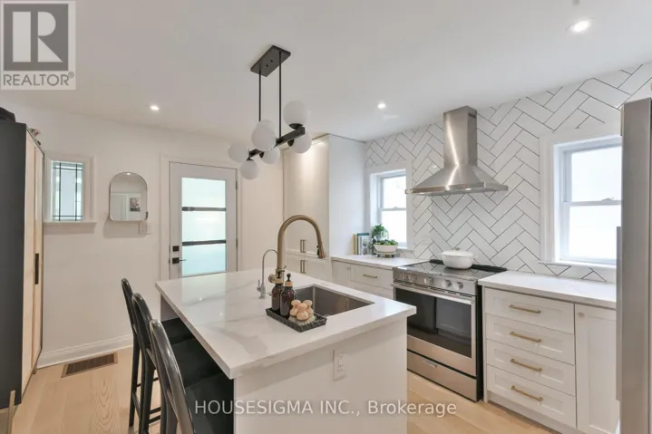 205 WILLIAM STREET, Toronto (Weston), Ontario M9N2H2