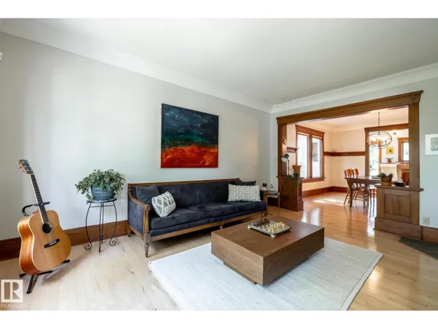 10024 147 ST NW, Edmonton, Alberta T5N3B7