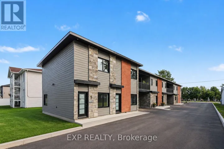 5 - 1089 NOTRE DAME STREET, Russell, Ontario K0A1W0