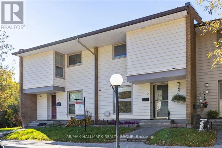 3 CARMICHAEL COURT, Ottawa, Ontario K2K1K1